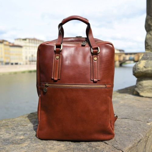 Leather backpack made of vegetable tanned leather