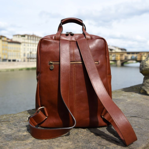 Leather backpack made of vegetable tanned leather